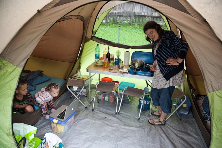 Tälta med barn – praktiska tips för en trygg och rolig camping