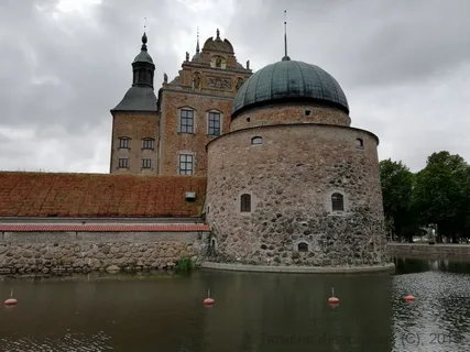 Att göra i Vadstena – guide till slott, klosterkyrka, Vättern och mysiga weekenddagar